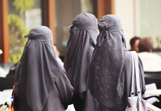 мусульманки носят вуаль